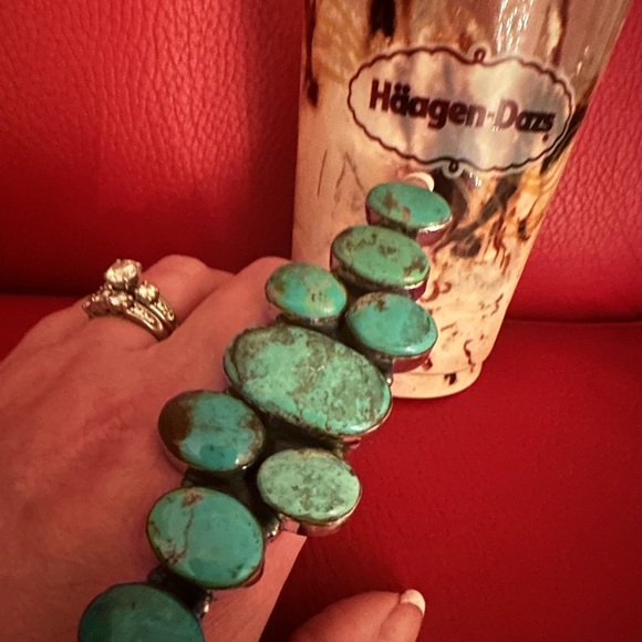 Sold 🦋 Huge turquoise sterling silver ring - Picture 2 of 3